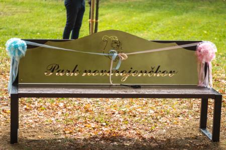 DCC7B86A-5DAE-41C8-8A61-D37F22904B36