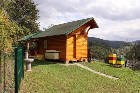 Učni čebelnjak Pigl foto Urška Paska