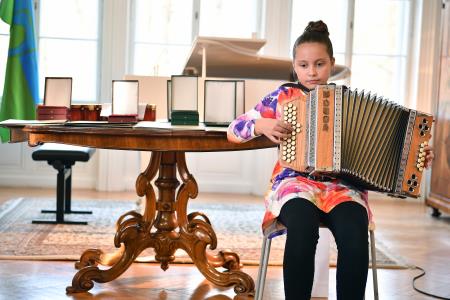Nana Kotnik, Glasbena šola Ravne, mentor Jože Mandl
