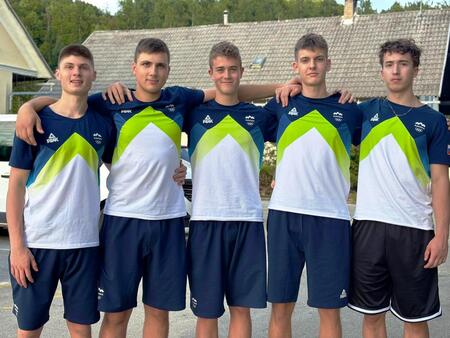 Del ekipe, ki je v Makedoniji zastopala slovenske barve, so bili tudi Aljaž Abraham, Jan Ručigaj, Tevž Slatinšek, Lenart Skudnik in Jaka Zmagaj – vsi člani koroškega kluba OK Fužinar. 
