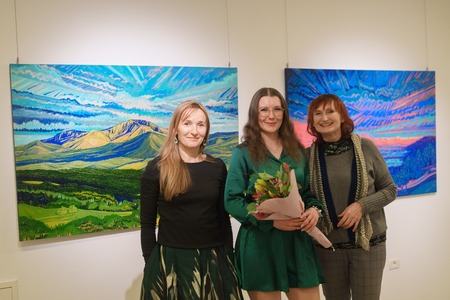 Laura Kumprej Simfonija barv